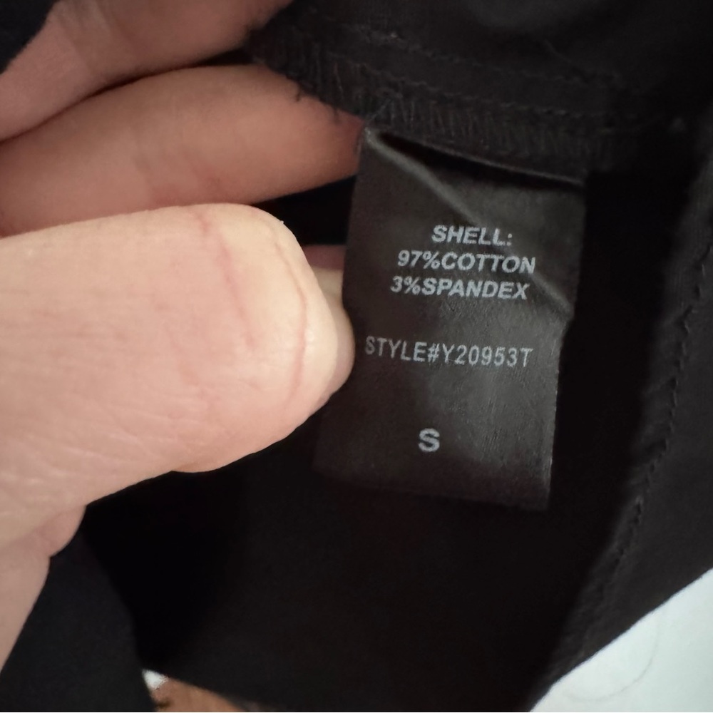 Tuckernuck Black V-Neck Puff-Sleeve Top - Picture 6 of 7